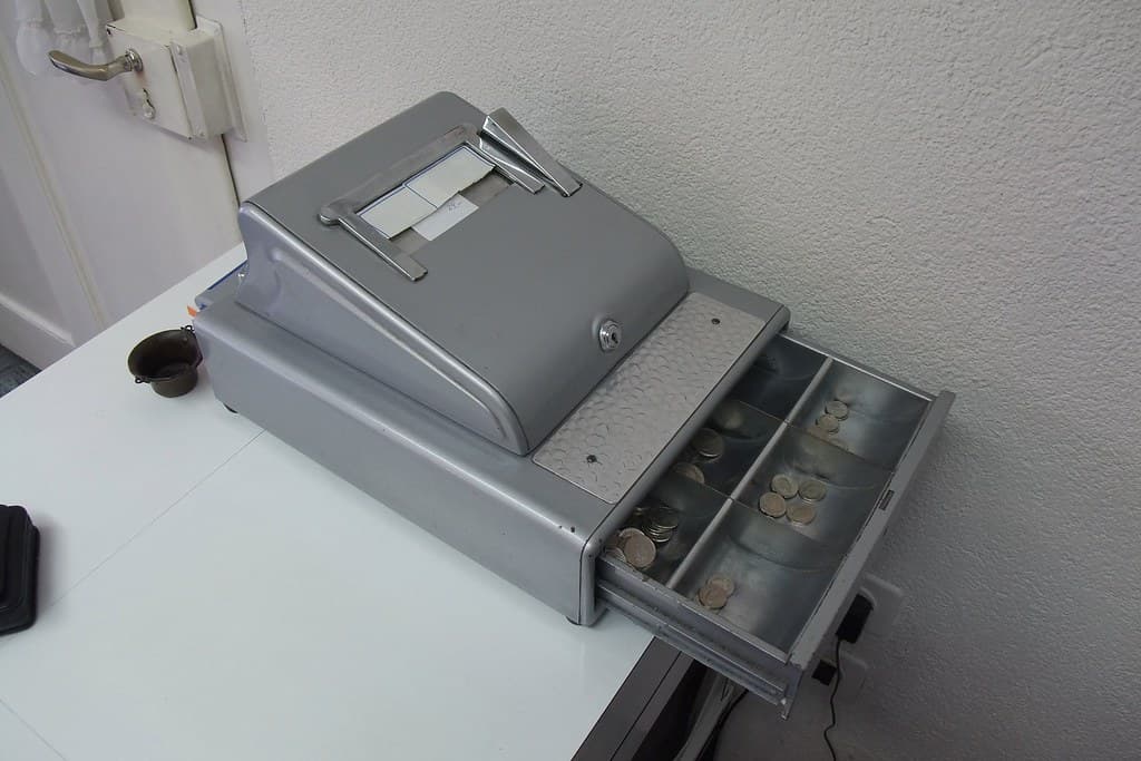 Designing POS Cash-Session Reconciliation in an ERP